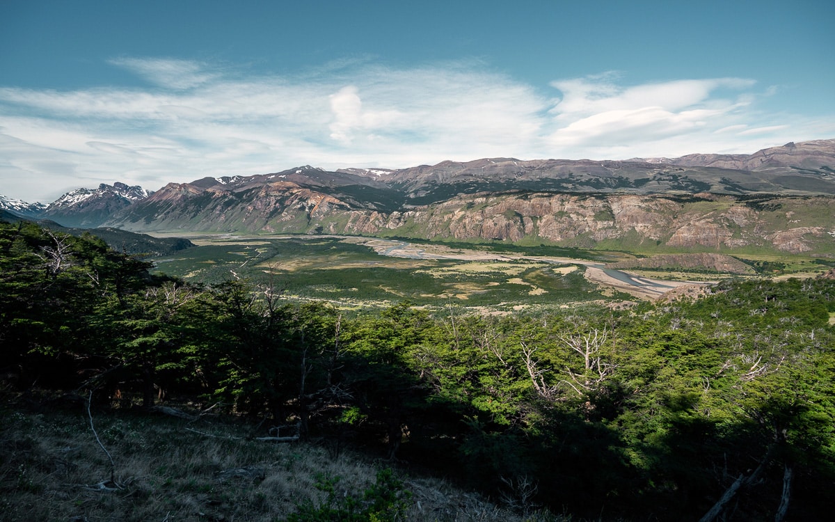 Blick hinab ins Tal und den Rio Blanco