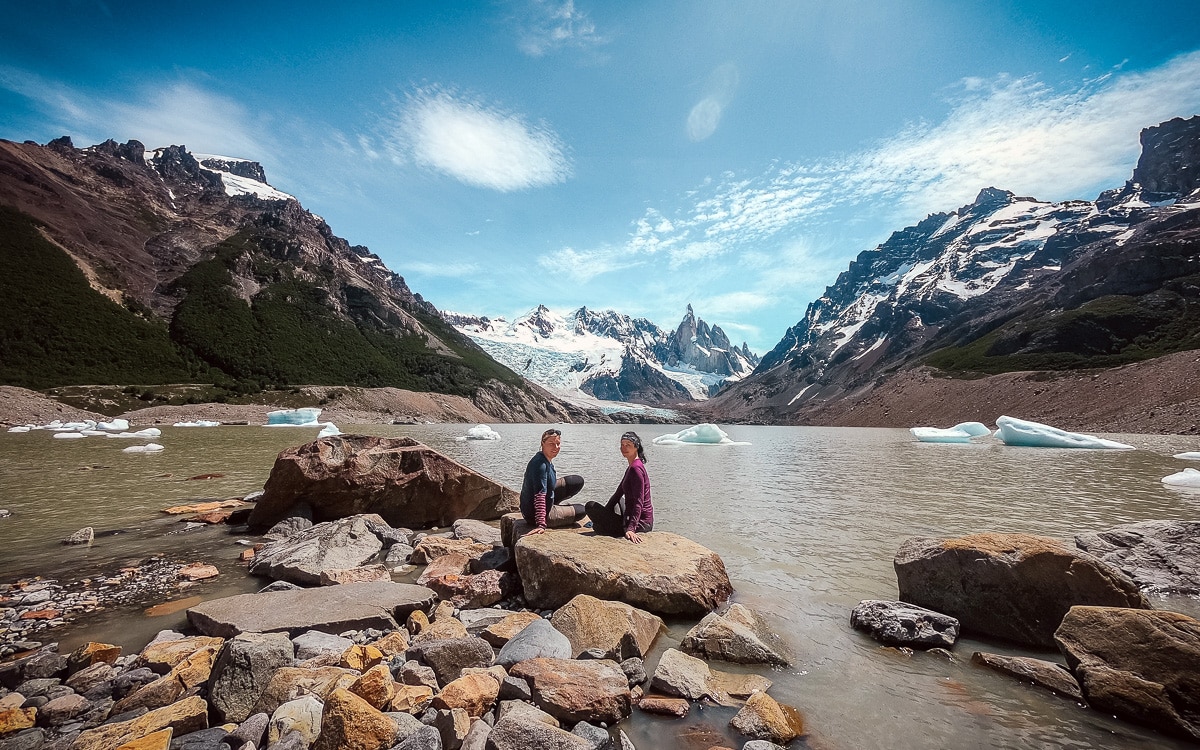 Laguna Torre und bei Sonnenschein mit Ausblick auf das Fitz Roy Massiv chillen