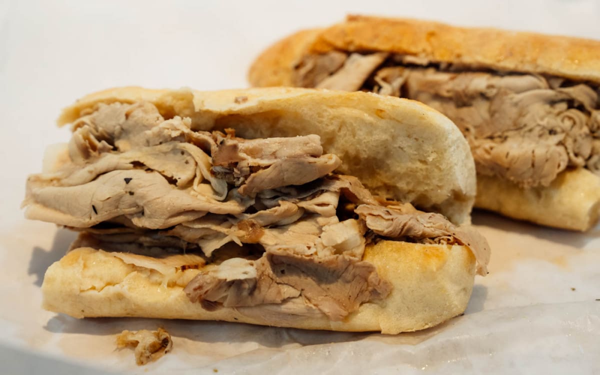 John's Pork Sandwich im Reading Terminal Market Philadelphia