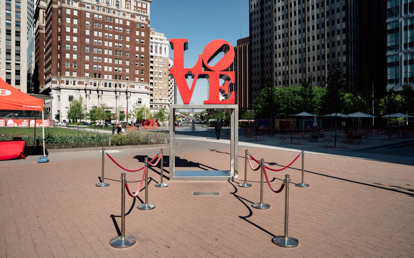 Skulptur "Love" von Robert Indiana in Philadelphia