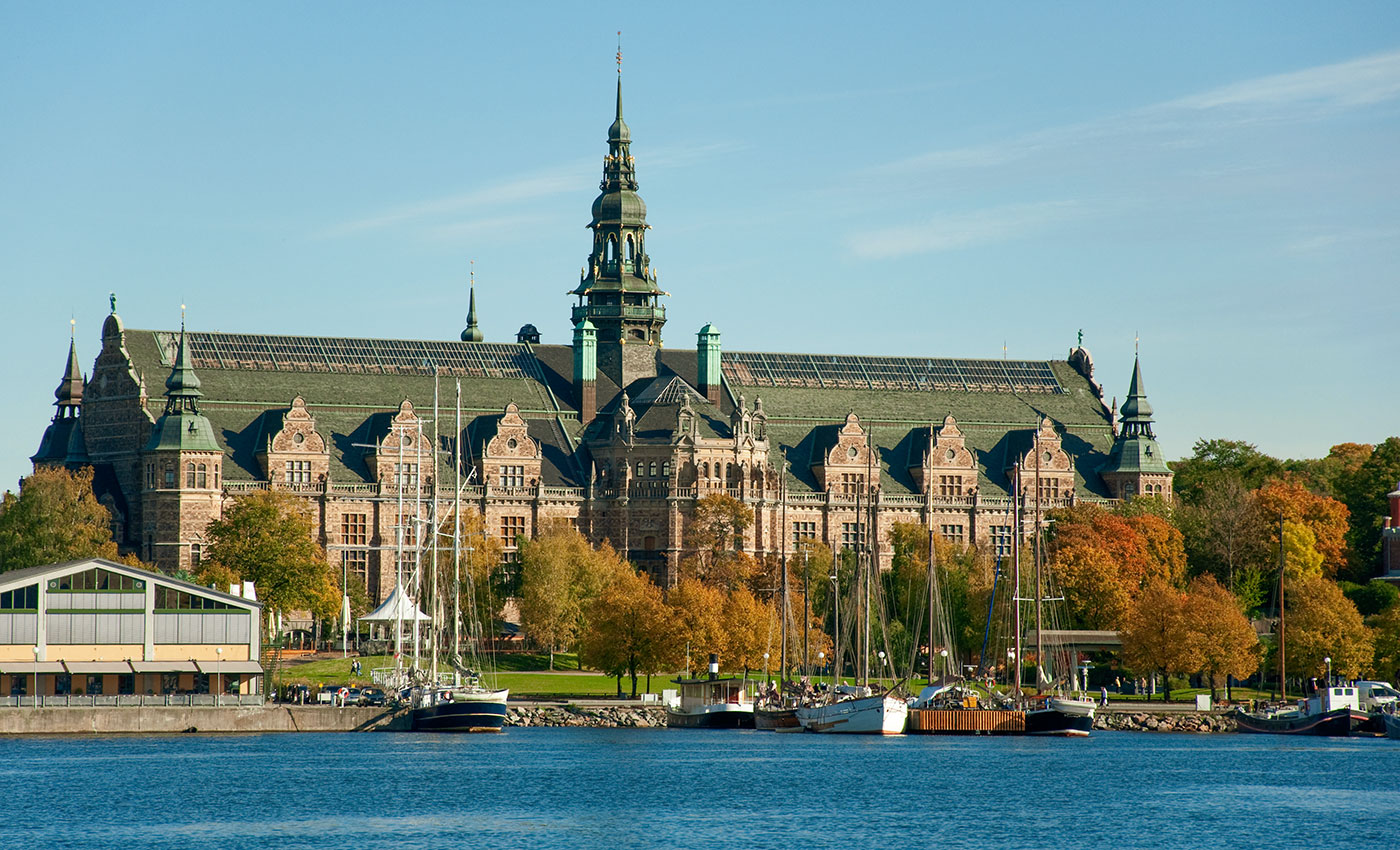 Nicht nur von außen, sondern auch von innen sehenswert: Das Nordiska Museet auf Stockholms Museumsinsel Djurgården