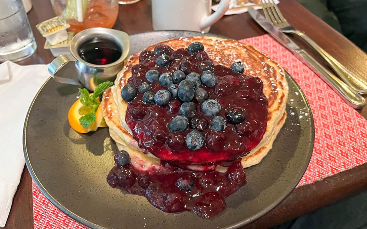 Mächtige Pancakes gibts bei Penelope. Unbedingt teilen.