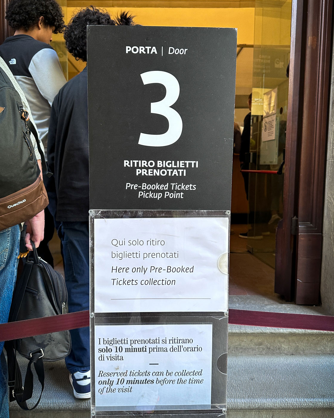 Vorab gebuchte Tickets eintauschen Uffizien Galerie Tür 3