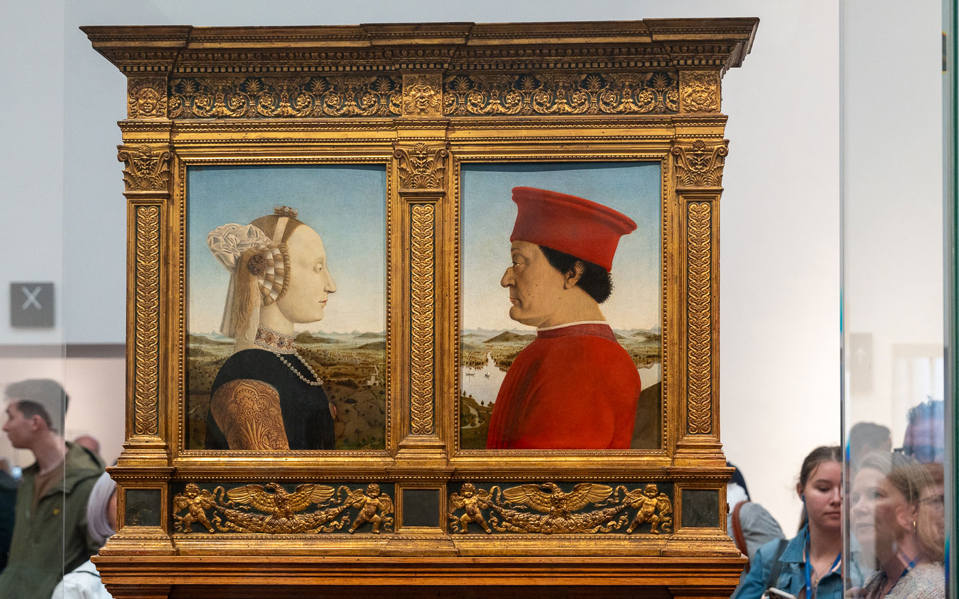 Das Diptychon vom berühmten italienischen Renaissancemaler Piero della Francesca kannst du in den Uffizien in Florenz betrachten