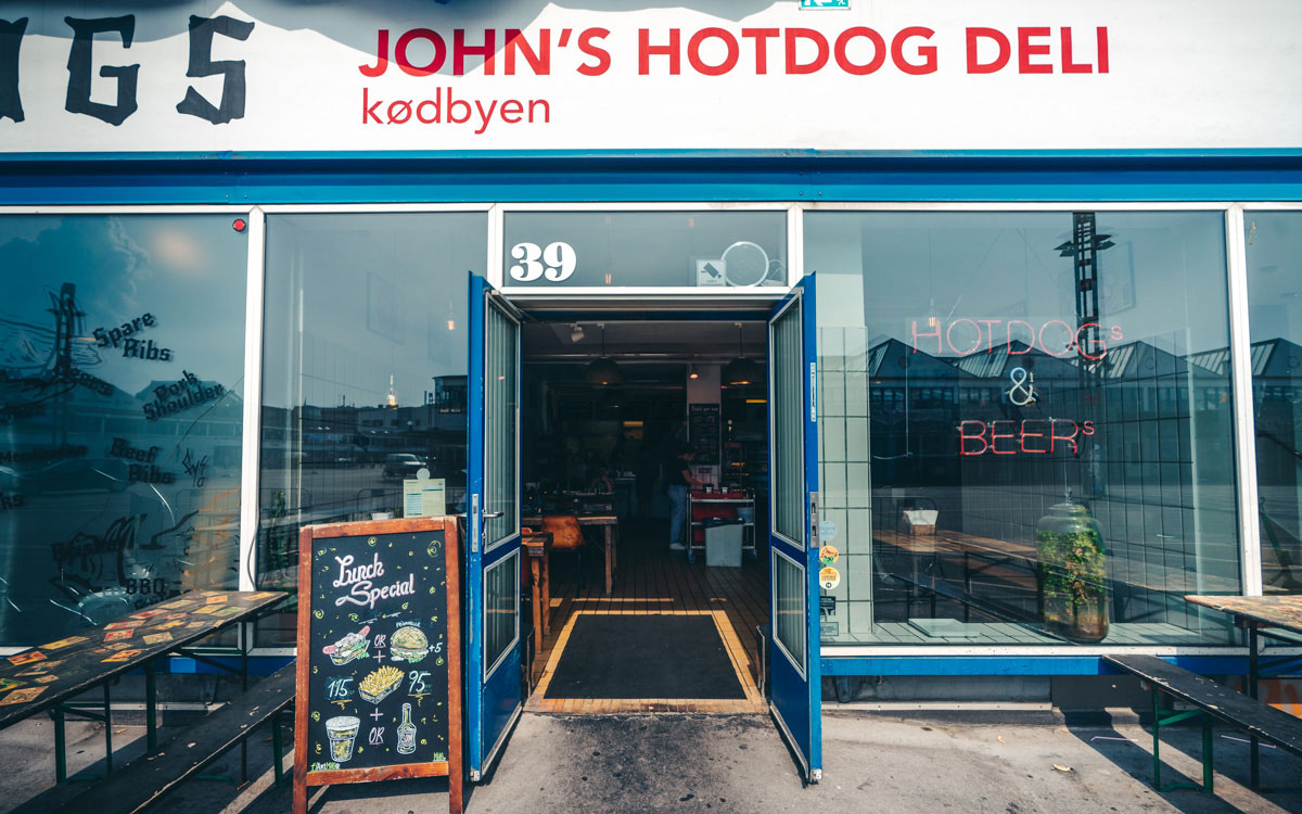 Tipp für den schnellen Hunger: John's Hotdog Deli