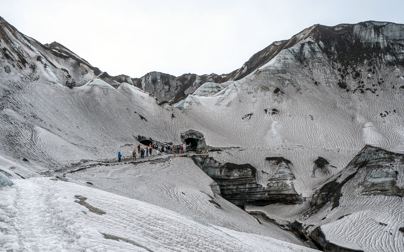Neue Ein- und Ausgänge. Im Sommer noch ein Wasserfall