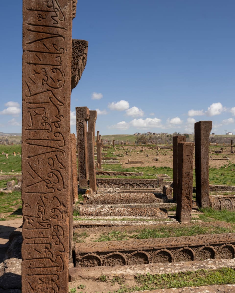 Grabsteine im Seldschukenfriedhof Ahlat