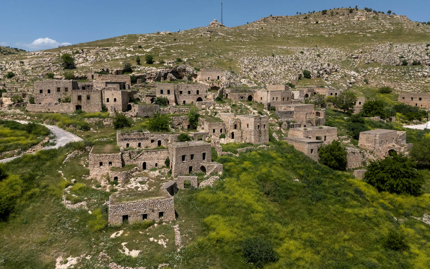 Viele leerstehende Häuser in Mağaraköy