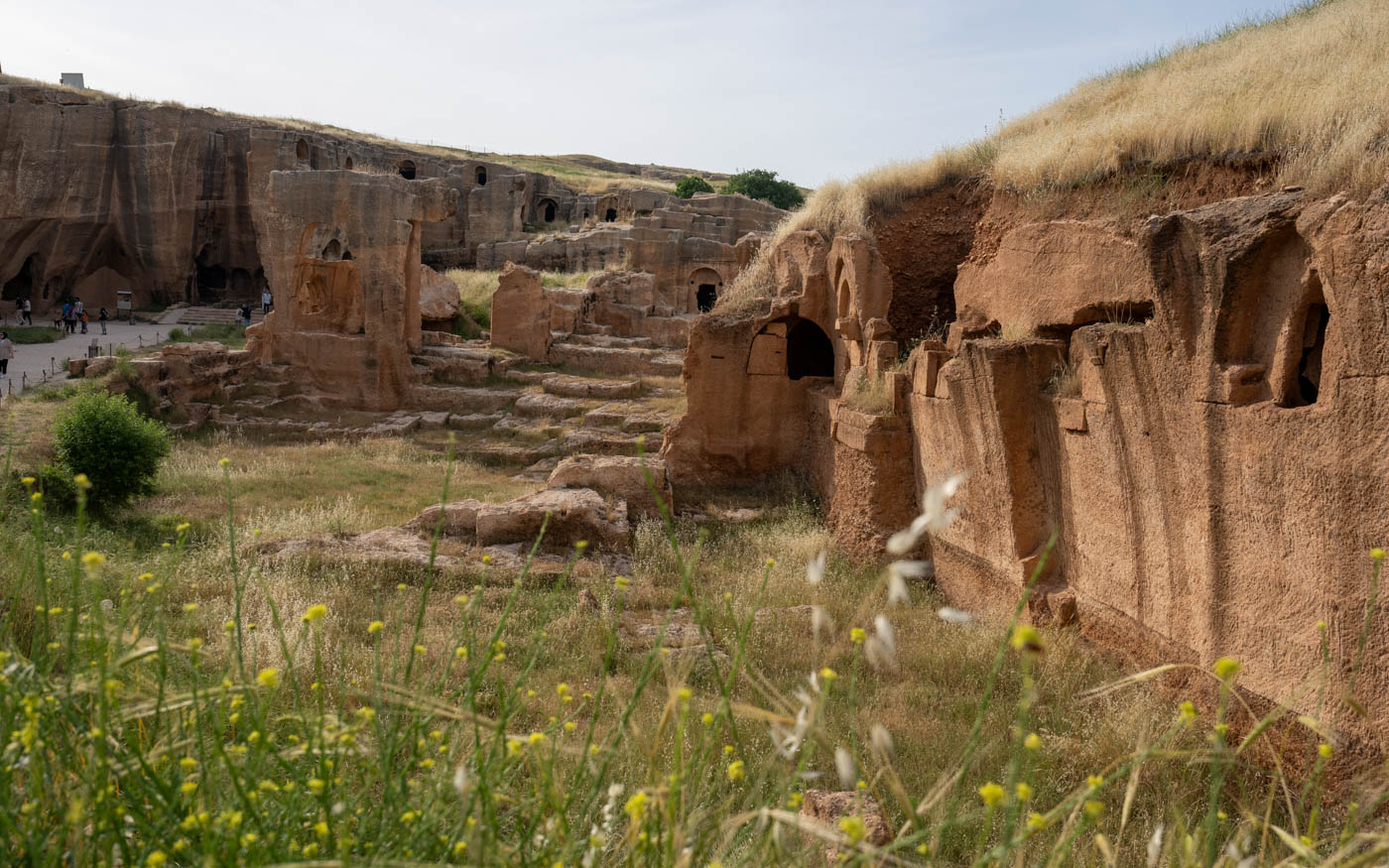 Felsengräber der Stadt Dara