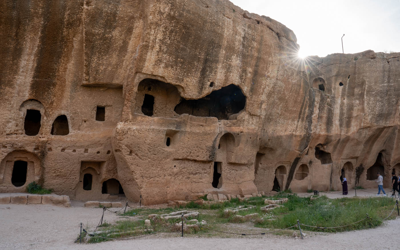 Die Nekropole von Dara