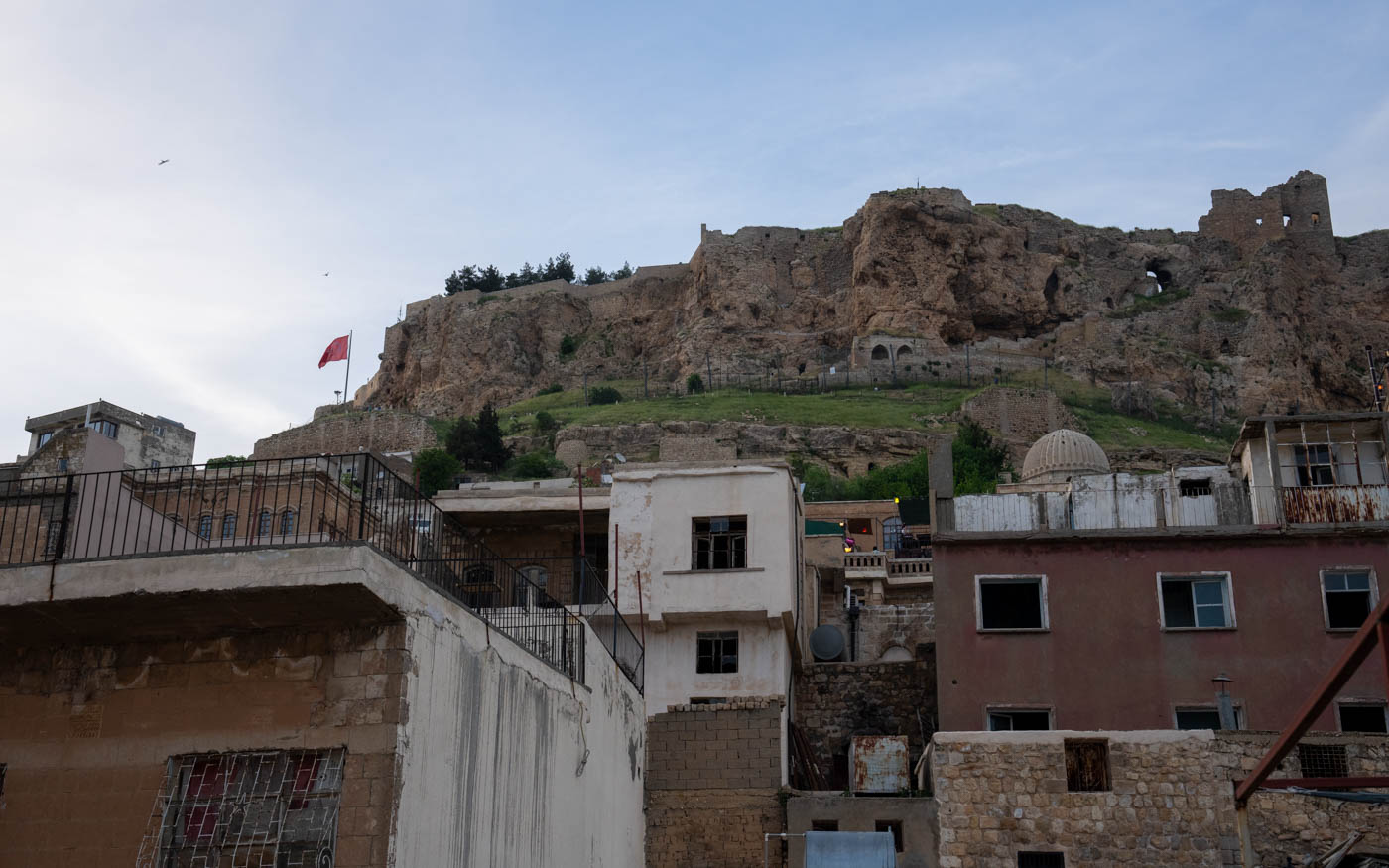 Die Mardin-Burg wird unter Einheimische Adlerhorst genannt