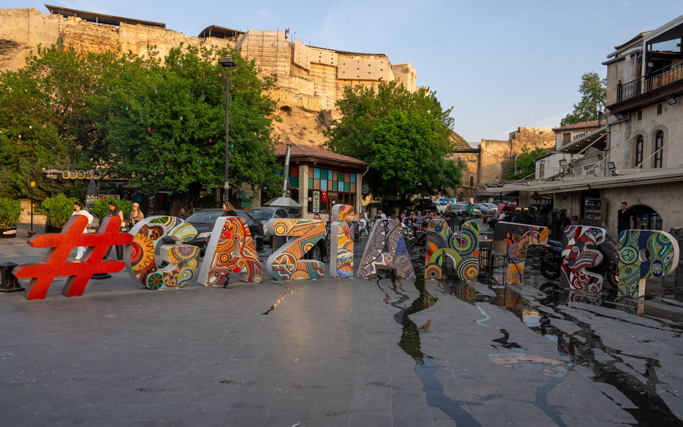 Bunter Schriftzug Gaziantep