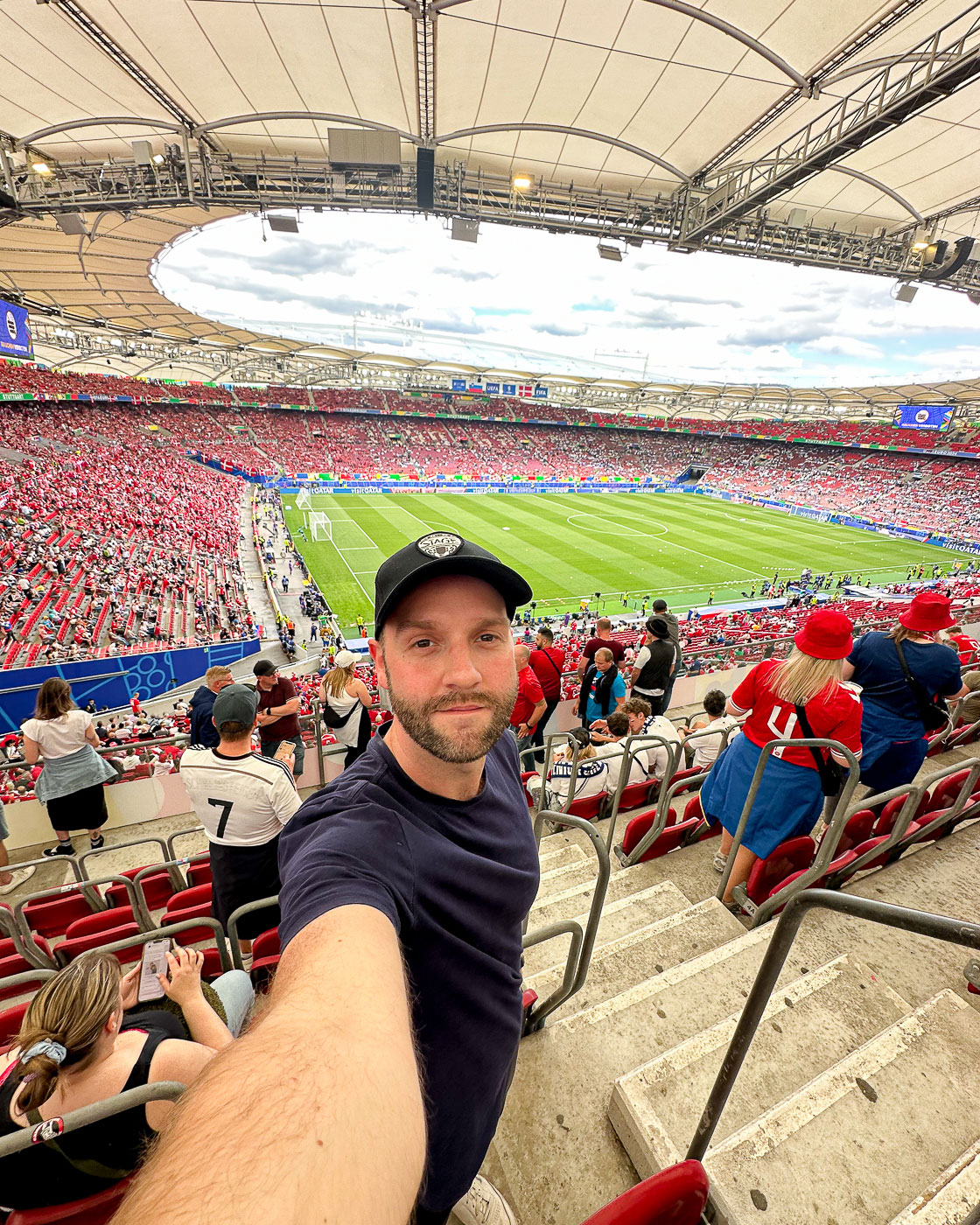 Stuttgart mhp Arena Chris Lippert