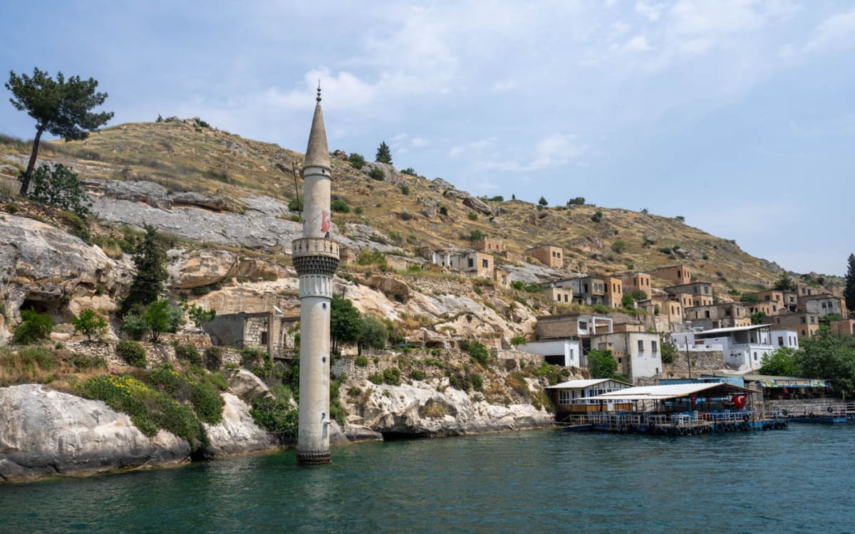 Die versunkene Moschee Halfetis