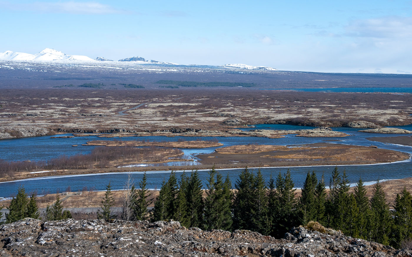 Thingvellir im Winter - auch schön mit den weißen Bergen im Hintergrund.