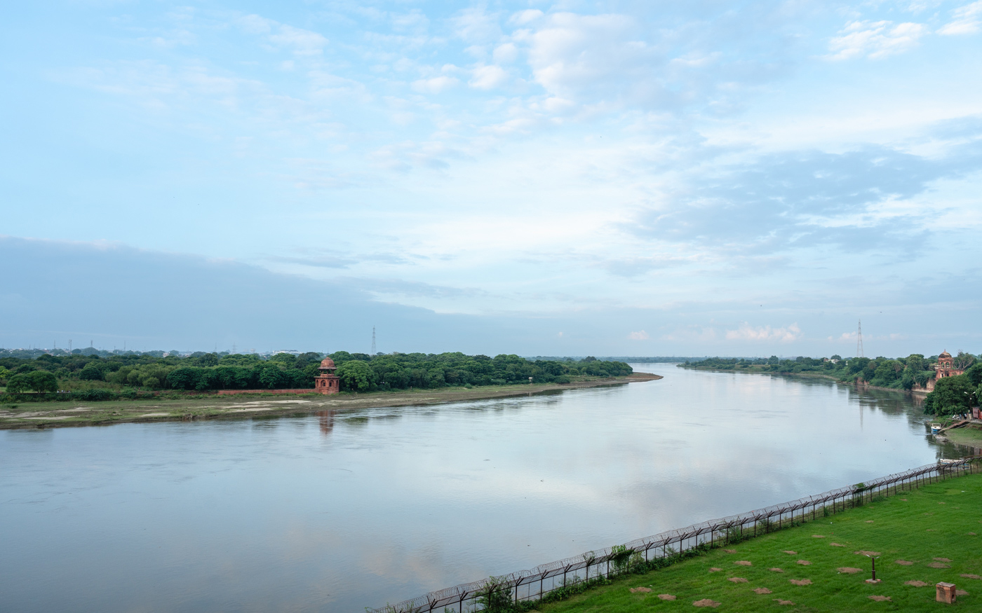 Fluss Yamuna am Taj Mahal in Agra, Indien