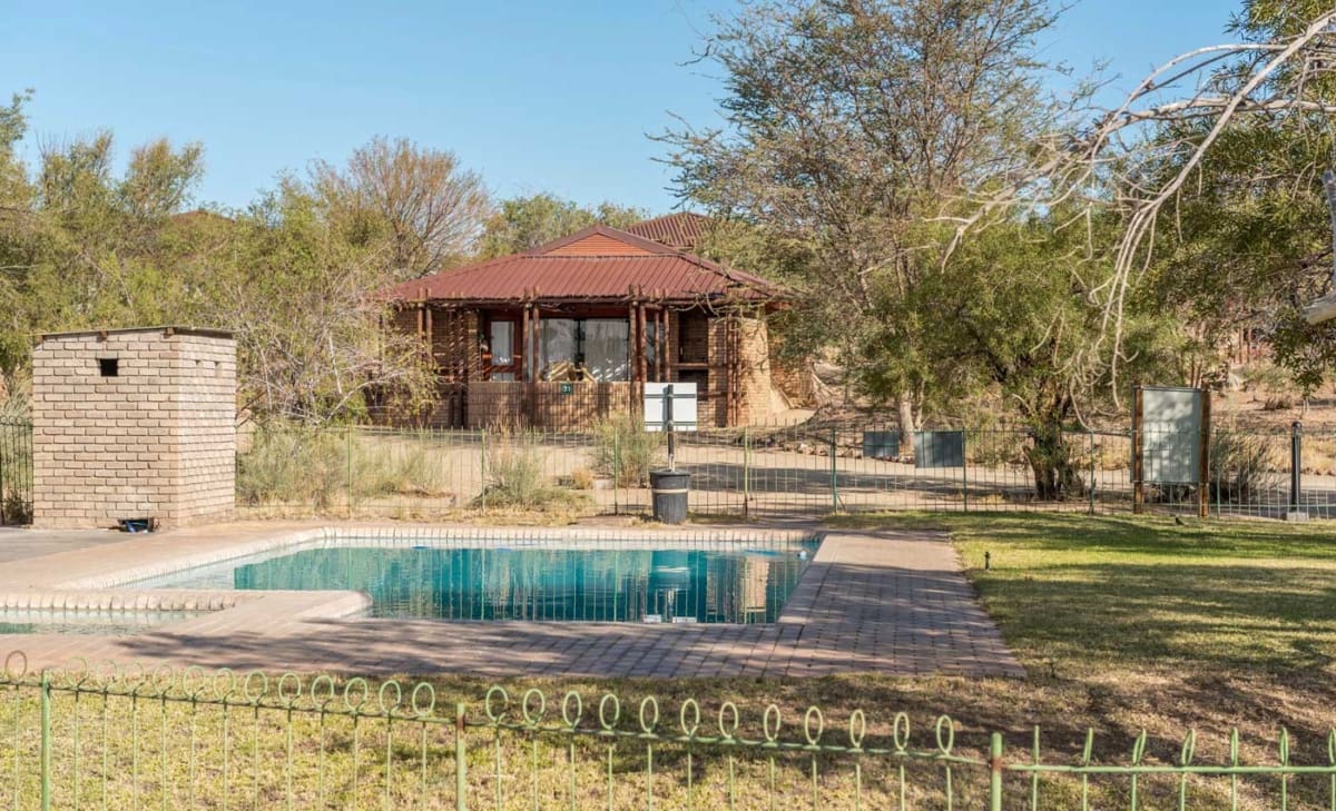 Pool im Rest Camp