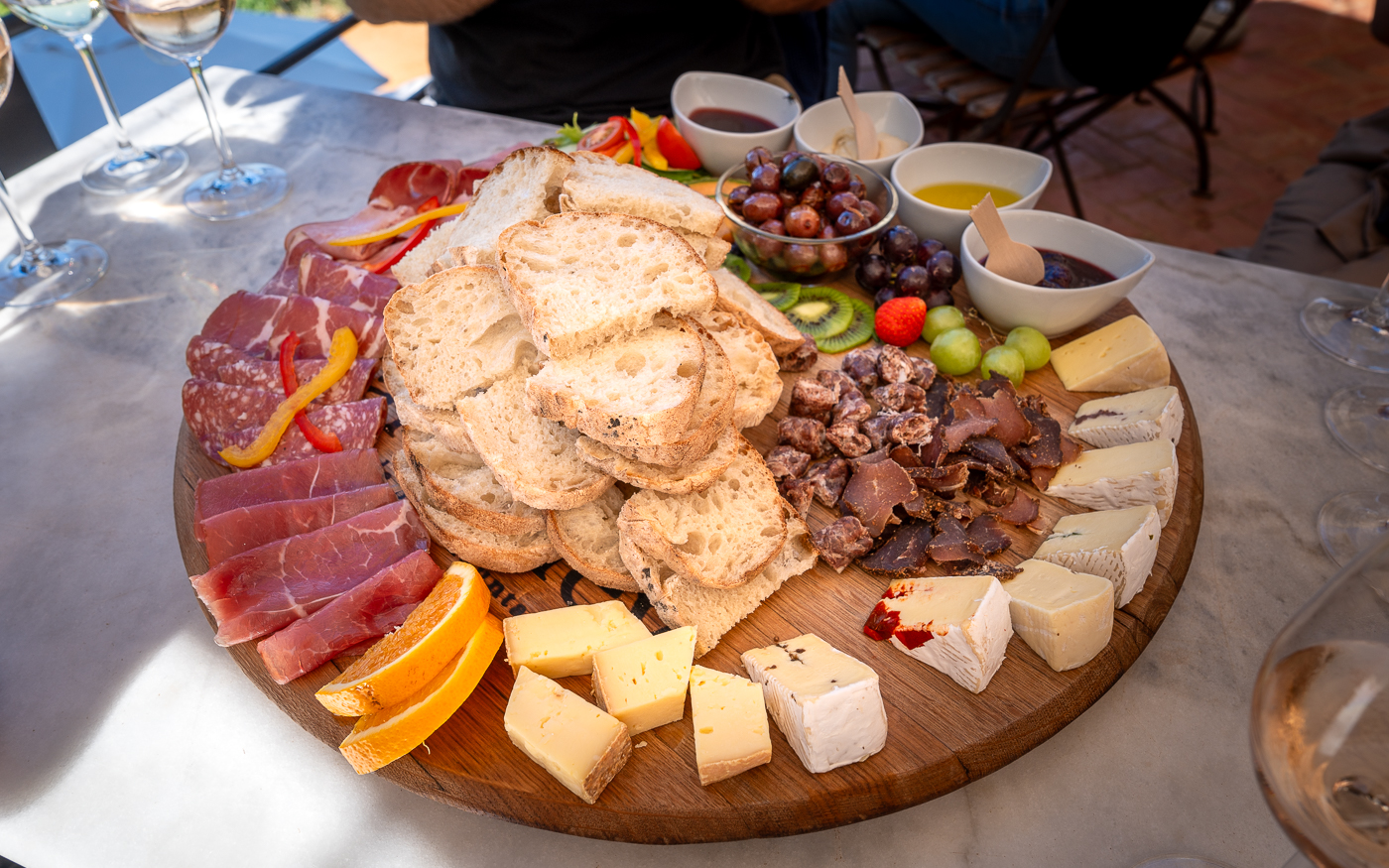 Charcuterie Platte am Weingut Bartinney, Franschhoek beim Wine Tasting